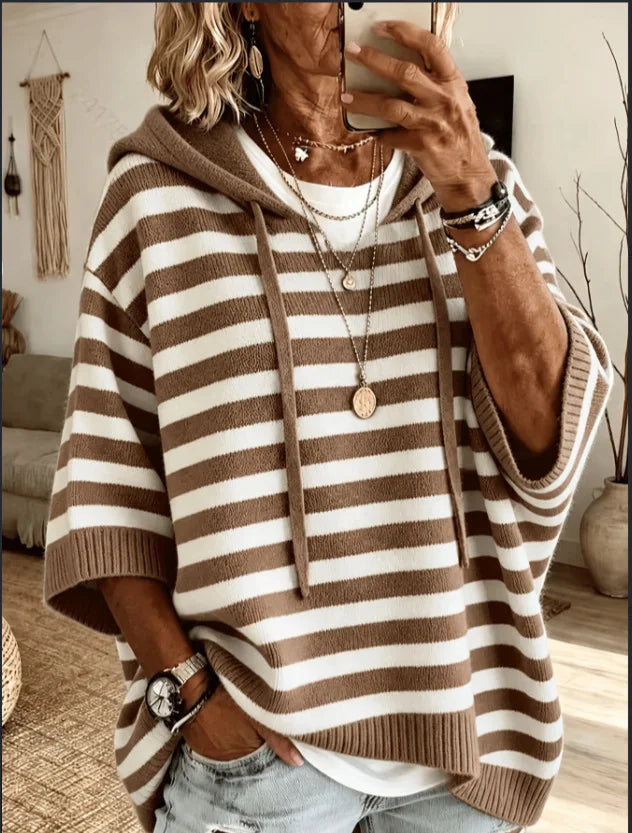 Poncho Donna in Maglia con Cappuccio – Comfort ed Eleganza per l'Autunno