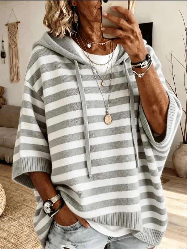 Poncho Donna in Maglia con Cappuccio – Comfort ed Eleganza per l'Autunno
