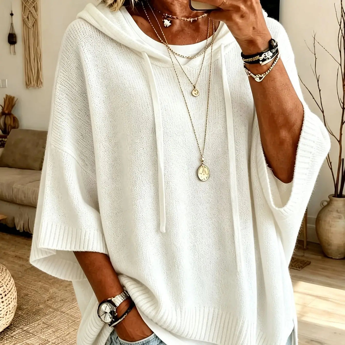 Poncho Donna in Maglia con Cappuccio – Comfort ed Eleganza per l'Autunno