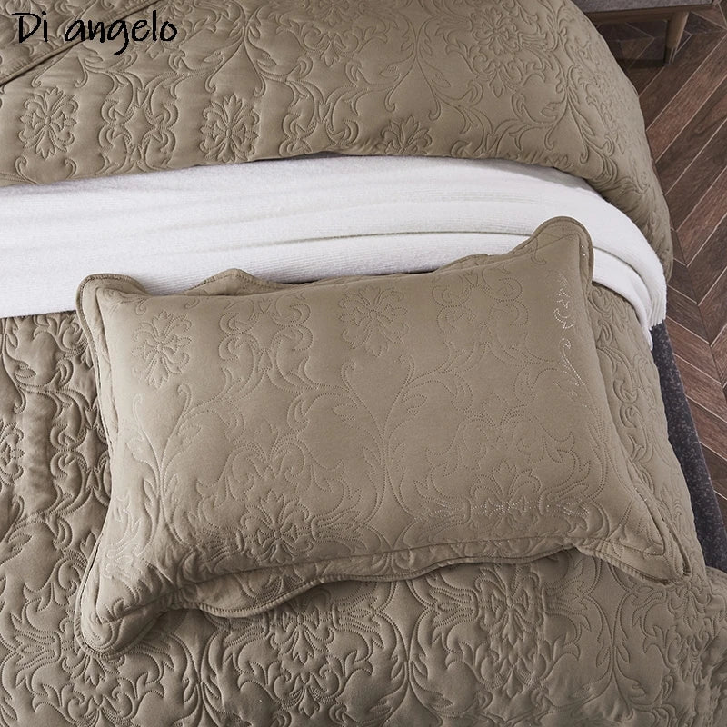 Quilted Bedspread Classic